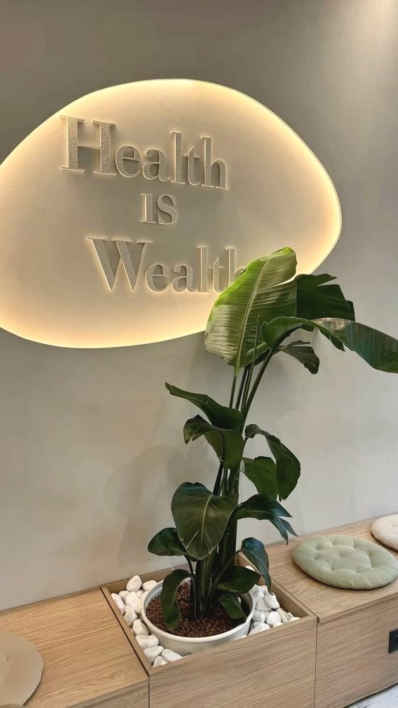 Decor at HER Wellness